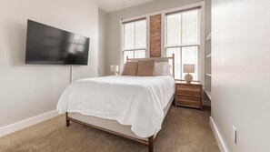 2 bedrooms, desk, iron/ironing board, WiFi - Landing | Stunning 2BD in University of Maryland (Baltimore)