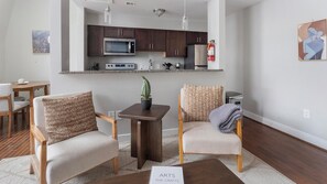 Interior - Landing | Amazing 1BD in University of Maryland (Baltimore)