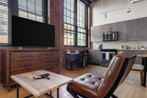 Interior - Landing | Amazing Studio, Game Room, Gym (New Haven)