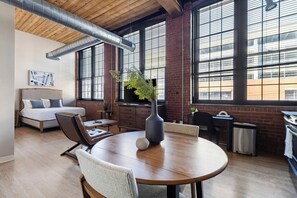Interior - Landing | Amazing Studio, Game Room, Gym (New Haven)