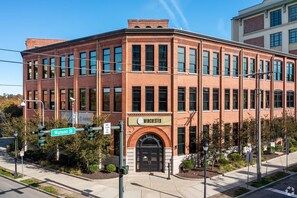 Exterior - Landing | Amazing Studio, Game Room, Gym (New Haven)