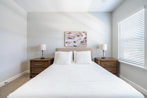 2 bedrooms, desk, iron/ironing board, WiFi - Landing | Beautiful 2BD, Gym, Pool (Palm Bay)