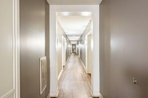 Interior - Landing | Incredible 1BD, Clubhouse, Gym (Norfolk)