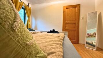 2 dormitorios, tabla de planchar con plancha, wifi y ropa de cama