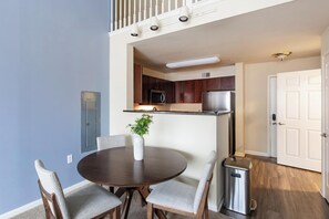 Dining - Landing | Incredible 2BD, Gym (New Haven)