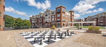 Landing | Spectacular 2BD, Gym