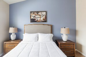 Desk, iron/ironing board, WiFi, bed sheets
