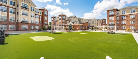 المنطقة المحيطة بالمنشأة