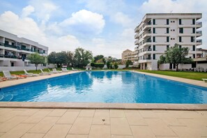 Pool - Peixe and Barco Studio's Apartment with Shared Pool, Wi-Fi & Air Conditioning (Vilamoura)