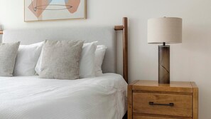 Desk, iron/ironing board, WiFi, bed sheets - Landing | Amazing 2BD, Yoga Studio, Gym (Vernon)