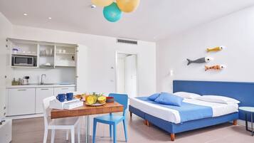 In-room safe, travel cot