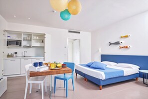 In-room safe, travel cot - <b></b>Located in the village of <b>Porto San Paolo</b>, along the northeastern coast of Sardinia and 15 km from Olbia, <b>Residence Porto San Paolo</b> overlooks the magnificent <b>Tavolara</b> and <b>Molara</b> Marine Protected Area. Set in a modern an (Porto San Paolo)