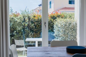 Dining - <b></b>Located in the village of <b>Porto San Paolo</b>, along the northeastern coast of Sardinia and 15 km from Olbia, <b>Residence Porto San Paolo</b> overlooks the magnificent <b>Tavolara</b> and <b>Molara</b> Marine Protected Area. Set in a modern an (Porto San Paolo)