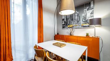 Apartment, 1 Bedroom, Terrace | Dining room