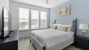 Desk, iron/ironing board, WiFi, bed sheets - Landing | Stylish 2BD in Corinth (Denton)