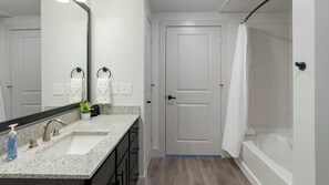 Bathroom - Landing | Spectacular 1BD in Corinth (Denton)
