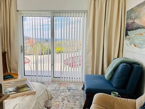 TV - Fintra Bay Hideaway with EV Charger (Upper Killybegs)