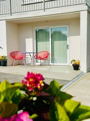 Terrace/patio - Fintra Bay Hideaway with EV Charger (Upper Killybegs)