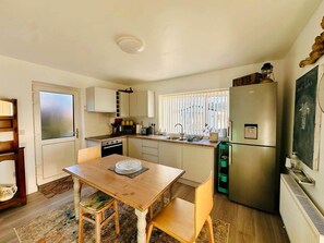 Fridge, microwave, oven, stovetop - Fintra Bay Hideaway with EV Charger (Upper Killybegs)