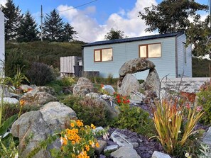 Property grounds - Fintra Bay Hideaway with EV Charger (Upper Killybegs)