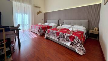 3 Schlafzimmer, BĂŒgeleisen/BĂŒgelbrett, WLAN, BettwĂ€sche