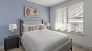 Desk, iron/ironing board, WiFi, bed sheets - Landing | Incredible 2BD in Corinth (Denton)
