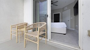 Desk, iron/ironing board, WiFi, bed sheets