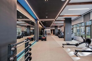 Fitness facility - Landing | Modern 2BD, Clubhouse, Pool (Washington)