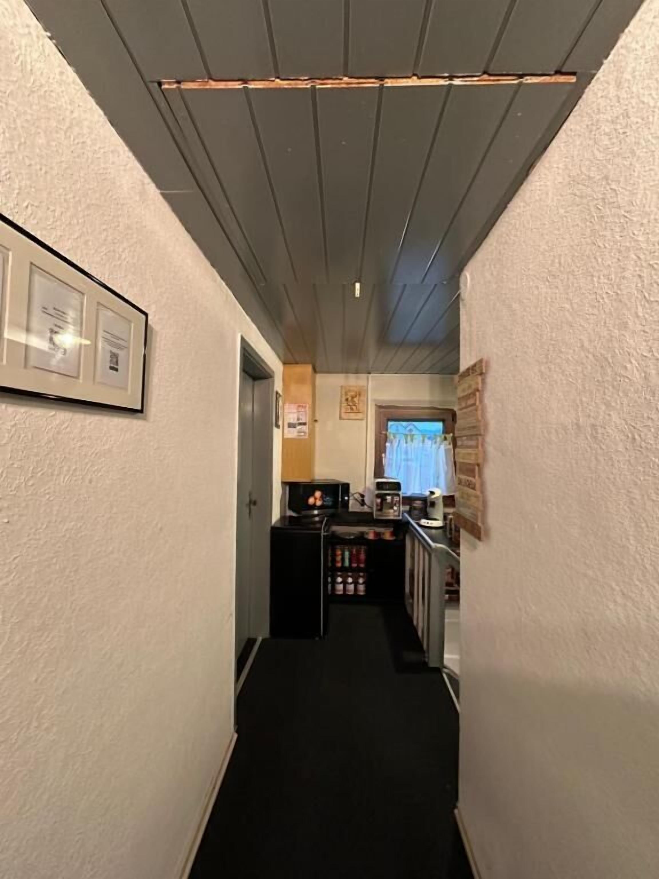 Mini-Kühlschrank, Mikrowelle, Gefrierschrank