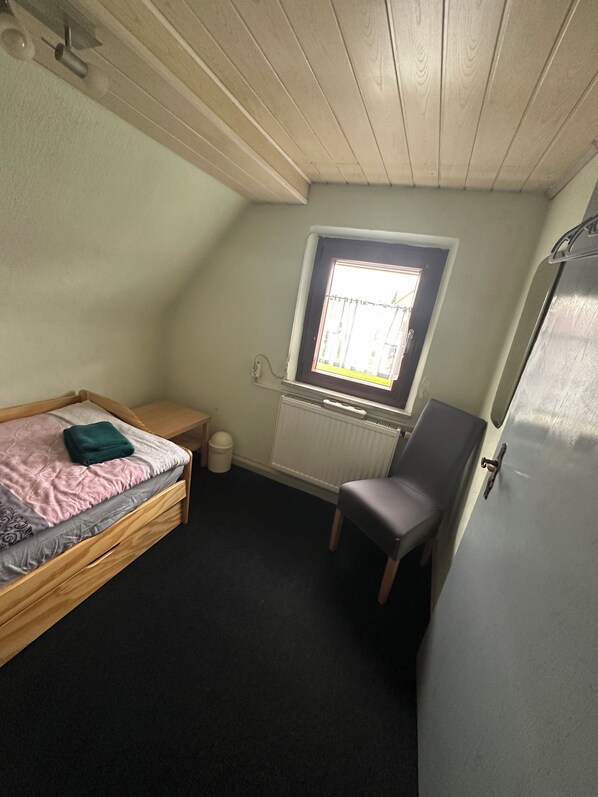 Single Room | Free WiFi