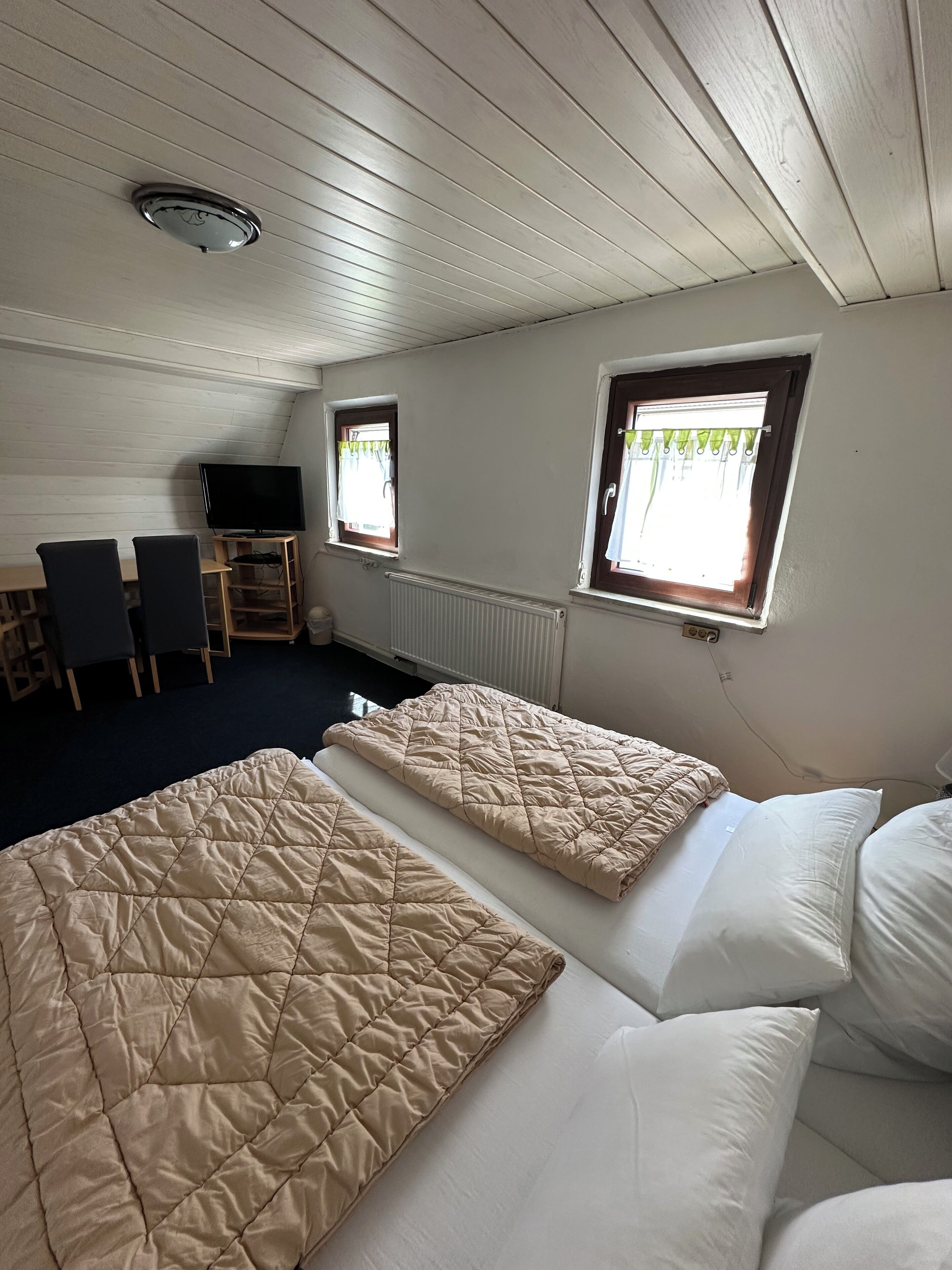 Double or Twin Room | Free WiFi