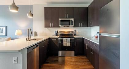 Landing | Modern 1BD, Yoga Studio