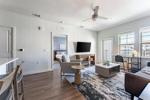 Smart TV - Landing | Modern 1BD, Yoga Studio (Kissimmee)