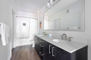 Bathroom - Landing | Chic 1BD, Yoga Studio (Kissimmee)