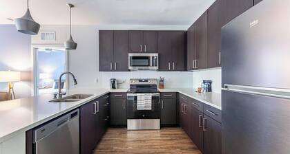 Landing | Chic 2BD in Kissimmee