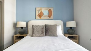 Desk, iron/ironing board, WiFi, bed sheets - Landing | Modern 1BD, Gym (Houston)