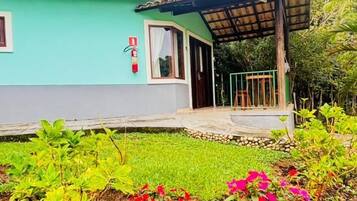 Classic Chalet, Garden View | Garden view