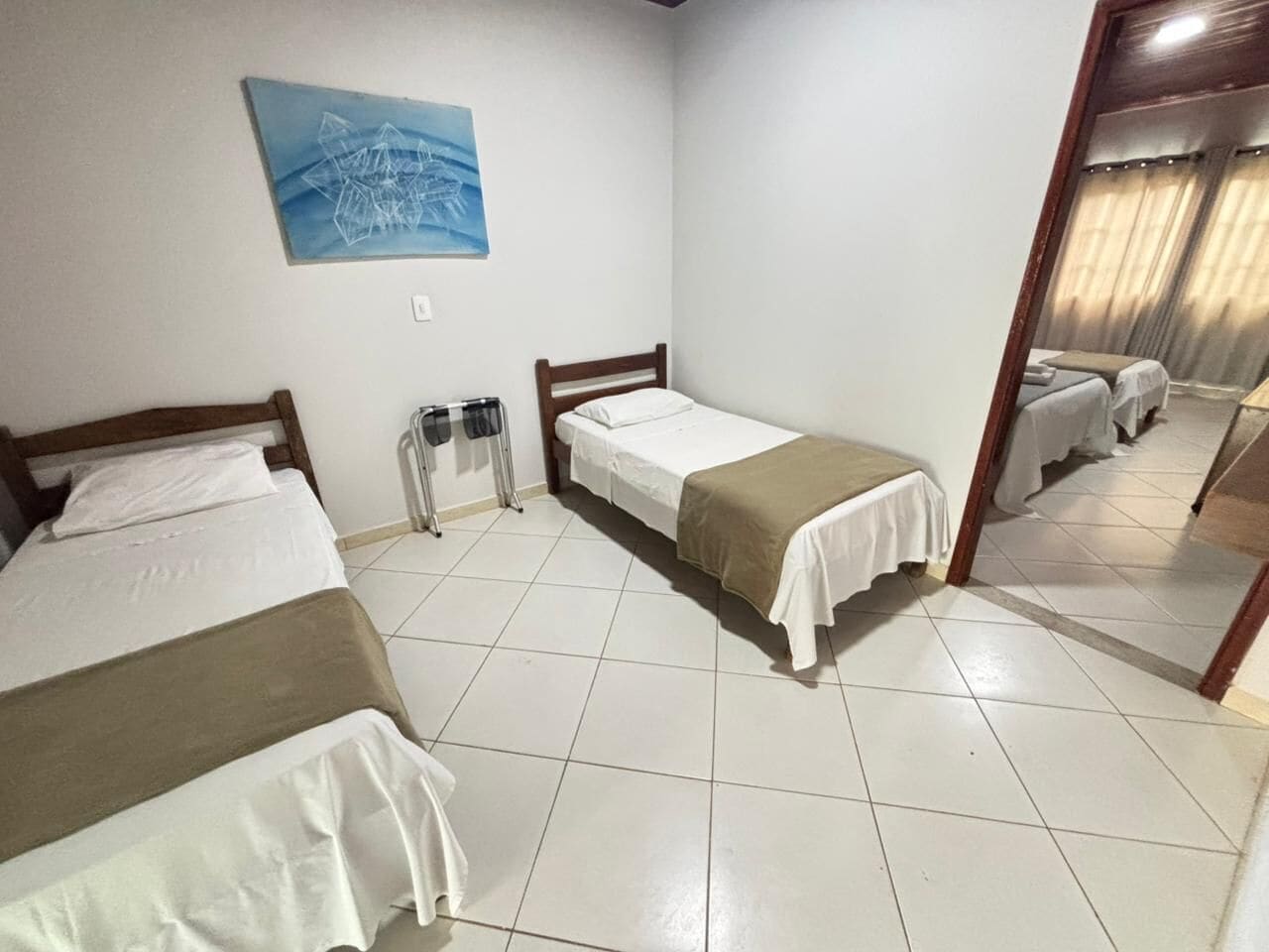 Escritorio, espacio para trabajar con un portátil, wifi gratis