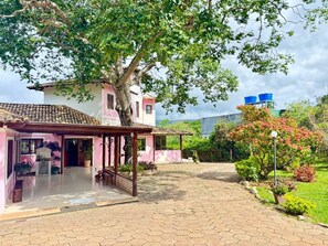 Exterior - Chalés Casa Rosa (Alto Paraíso de Goiás)