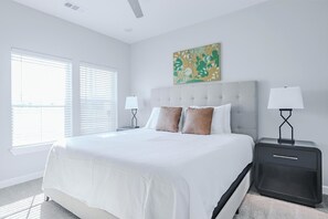 2 bedrooms, desk, iron/ironing board, WiFi - Landing | Beautiful 2BD, Pool (Tice)