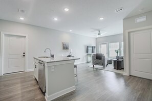 Interior - Landing | Stunning 1BD, Pool (Tice)
