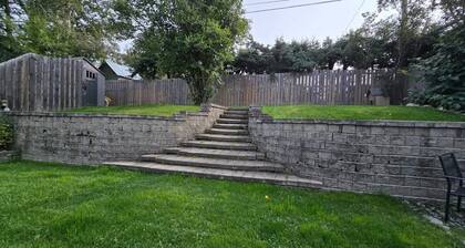 Spacious 4-BR Home | Fire Pit | Deck |