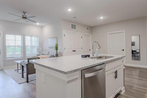 Interior - Landing | Spectacular 1BD, Pool (Tice)