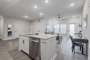 Interior - Landing | Amazing 1BD, Pool (Tice)