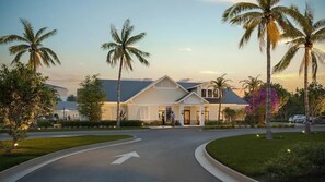 Exterior - Landing | Amazing 1BD, Pool (Tice)