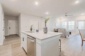 Interior - Landing | Incredible 2BD, Pool (Tice)