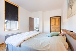 WiFi, bed sheets - Guest Room “Pinot Noir” with Wi-Fi (Sèvremont)