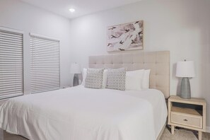 2 bedrooms, desk, iron/ironing board, WiFi - Landing | Amazing 2BD, Pool (Tice)