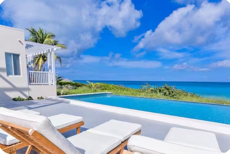 プール. Don’t Be Jellyfish Exuma! Beach Front, Heated Pool