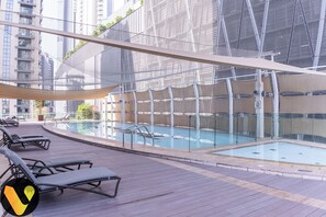 Outdoor pool - Downtown near Dubai Mall Burj Khalifa (Dubai)